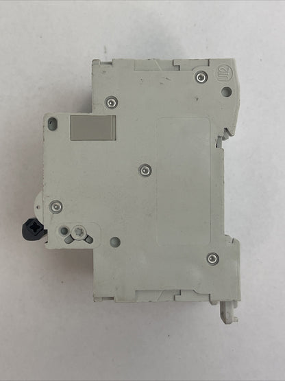 MERLIN GERIN 24462 CIRCUIT BREAKER 4AMP 480Y/277VAC 26925 AUXILIARY SWITCH