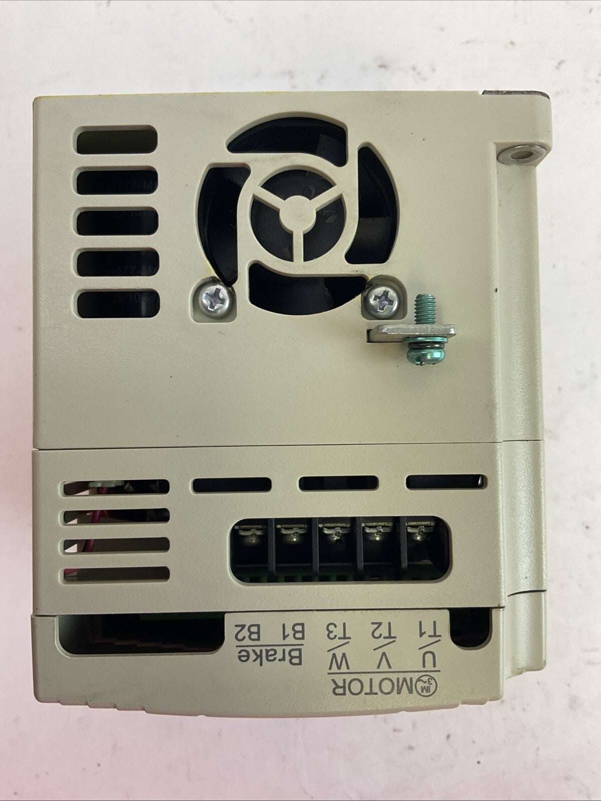 DELTA VFD007M43B AC DRIVE 0.75kW OUTPUT 3PH 0-480VAC 3A 2.3KVA 1HP
