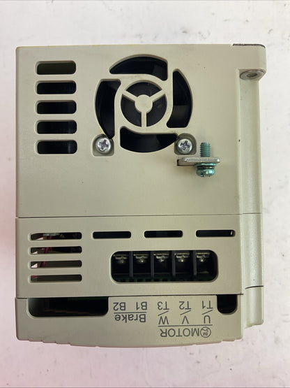 DELTA VFD007M43B AC DRIVE 0.75kW OUTPUT 3PH 0-480VAC 3A 2.3KVA 1HP