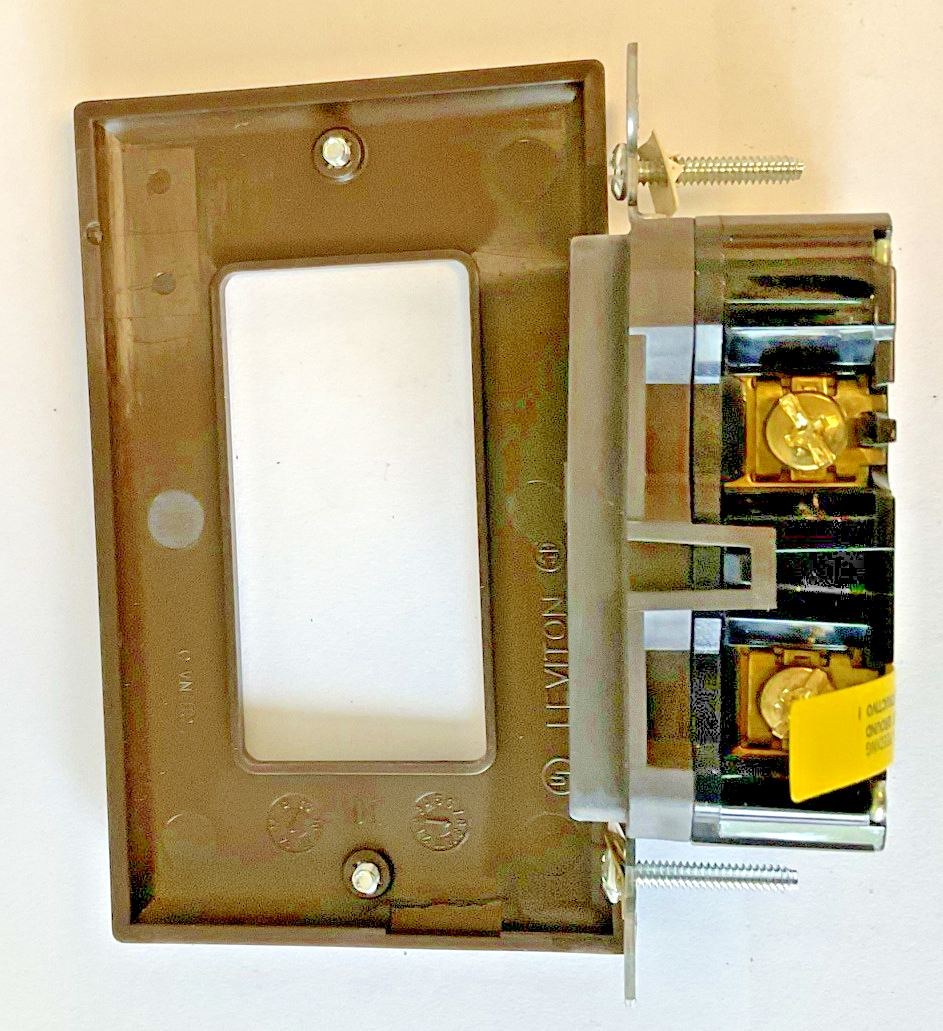 LEVITON GFNT2 GFCI OUTLET W/ WALLPLATE 20A 125V