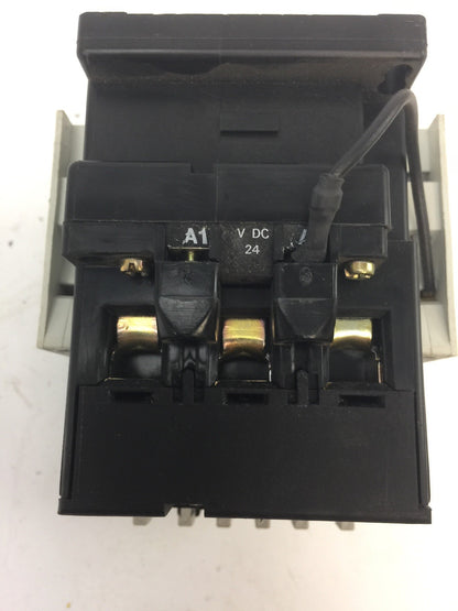 ABB BE50 CONTACTOR 600V 65A 3 POLE COIL 24VDC WITH CA L7 & CD L7 AUXILIARY CONTA