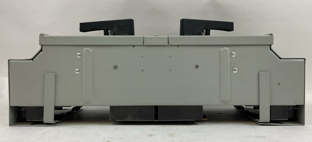 SIEMENS V7E3633R SER A 600V 100AMP 3PHASE 3POLE TWIN FUSIBLE VACU-BREAK SWITCH