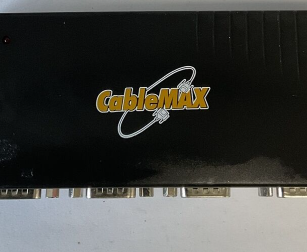 CABLEMAX  I/O ADAPTER 5VDC 4 PORT REV.G