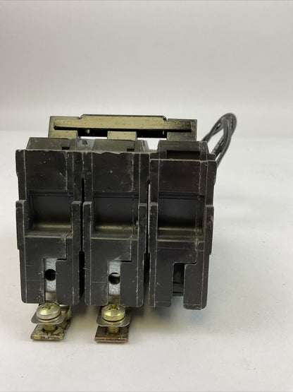 GE THQB220 CIRCUIT BREAKER 2POLE 20AMP 120/240VAC TQSTA1 SHUNT TRIP DEVICE