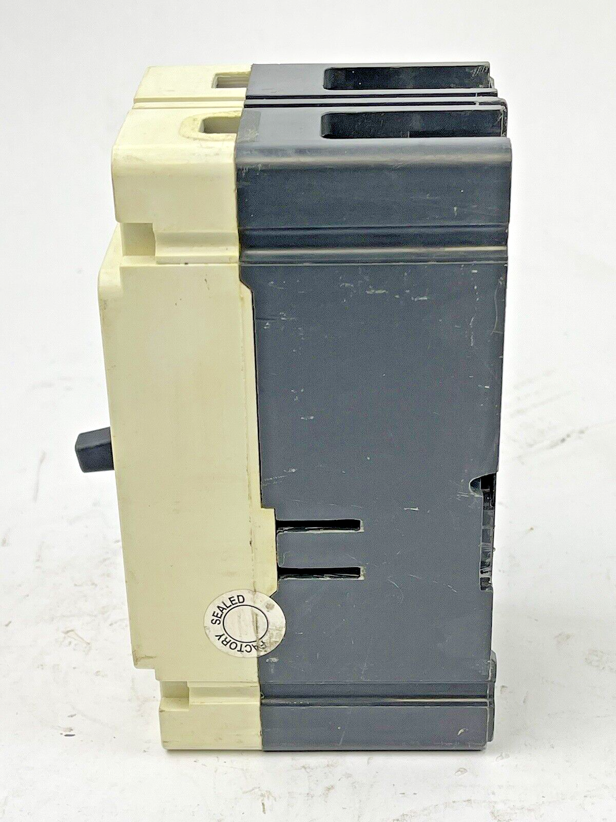 EATON - ED2200 - INDUSTRIAL CIRCUIT BREAKER - 200A/2POLE/240VAC
