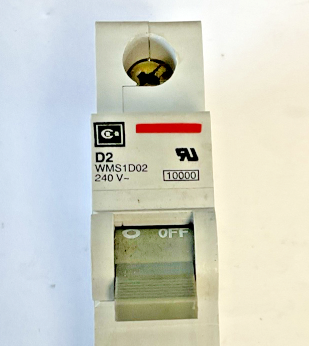 CUTLER HAMMER WMS1D02 CIRCUIT BREAKER 240VAC ***LOTOF2***