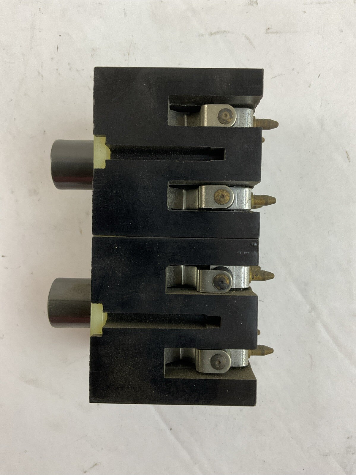 HUBBELL 28316-000 PBP PUSHBUTTON INSERT MULTI-SPEED / PLUG-IN 480VAC 1.5A 250VDC