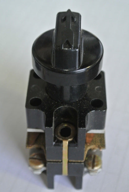 ALLEN-BRADLEY X-47927 - 3-POSITION SELECTOR SWITCH ASSEMBLY - NEW SURPLUS