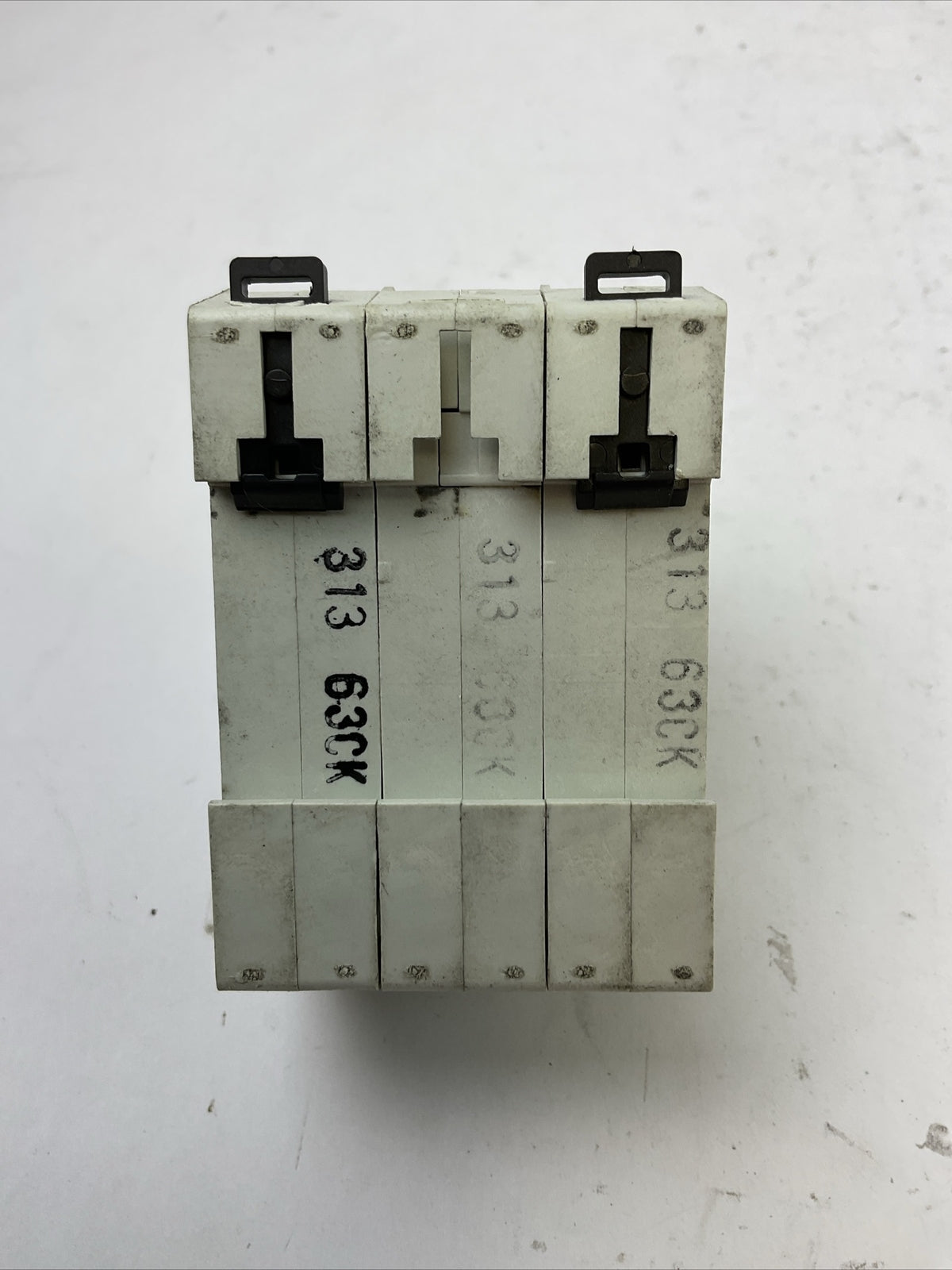 ALLEN BRADLEY 1492-SP3C630 SER C CIRCUIT BREAKER 63A 3POLE 480Y/277VAC