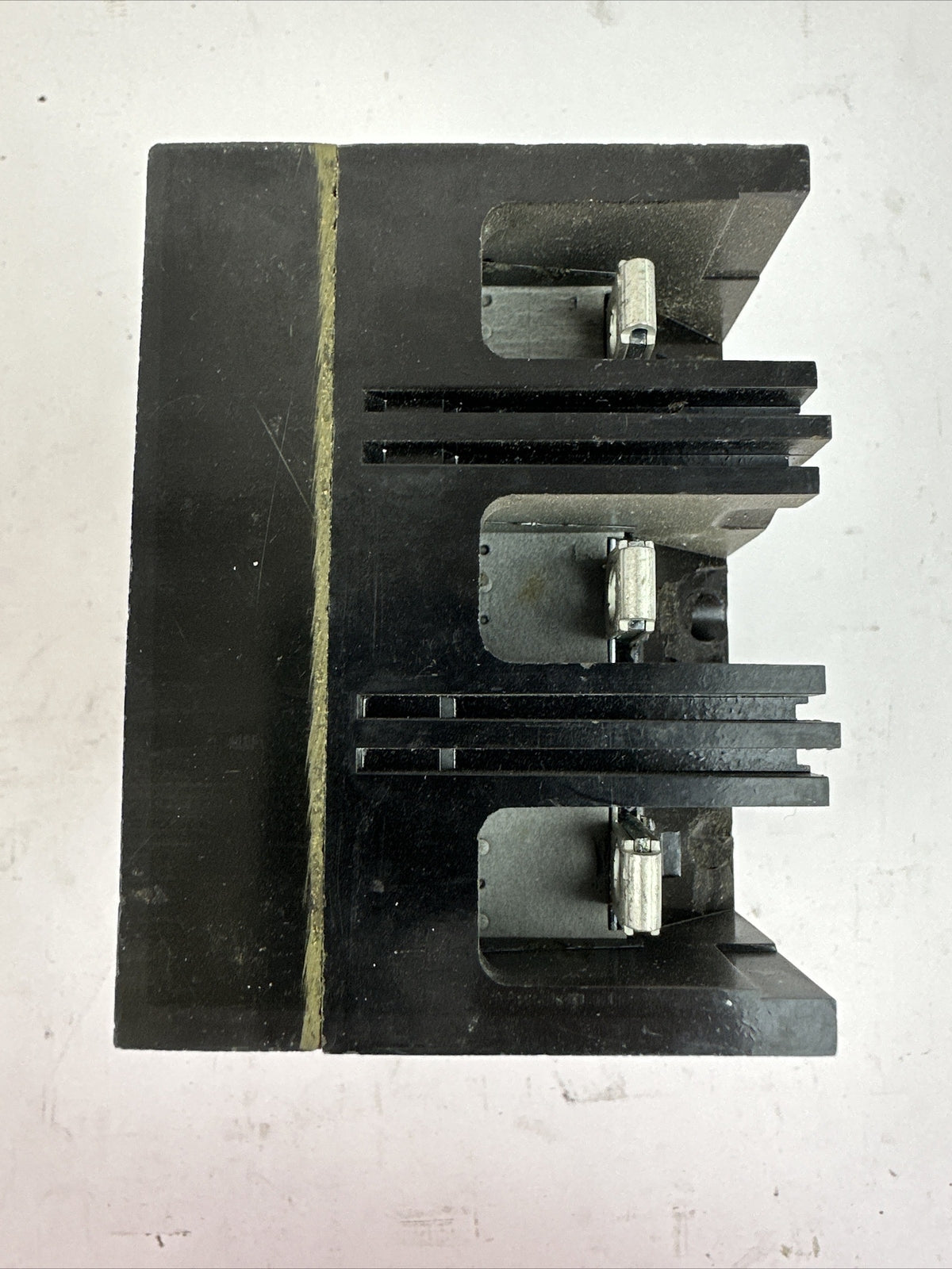 GE TEB132030 CIRCUIT BREAKER 240VAC 30A 3POLE