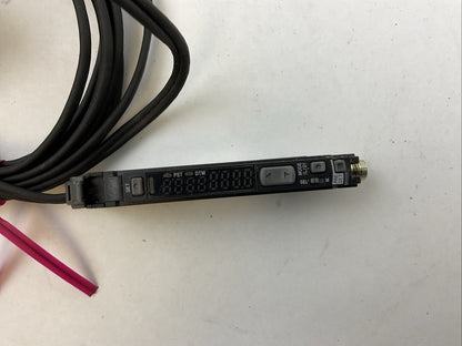 KEYENCE LV-N11CN 24VDC LV-NH37 SENSOR