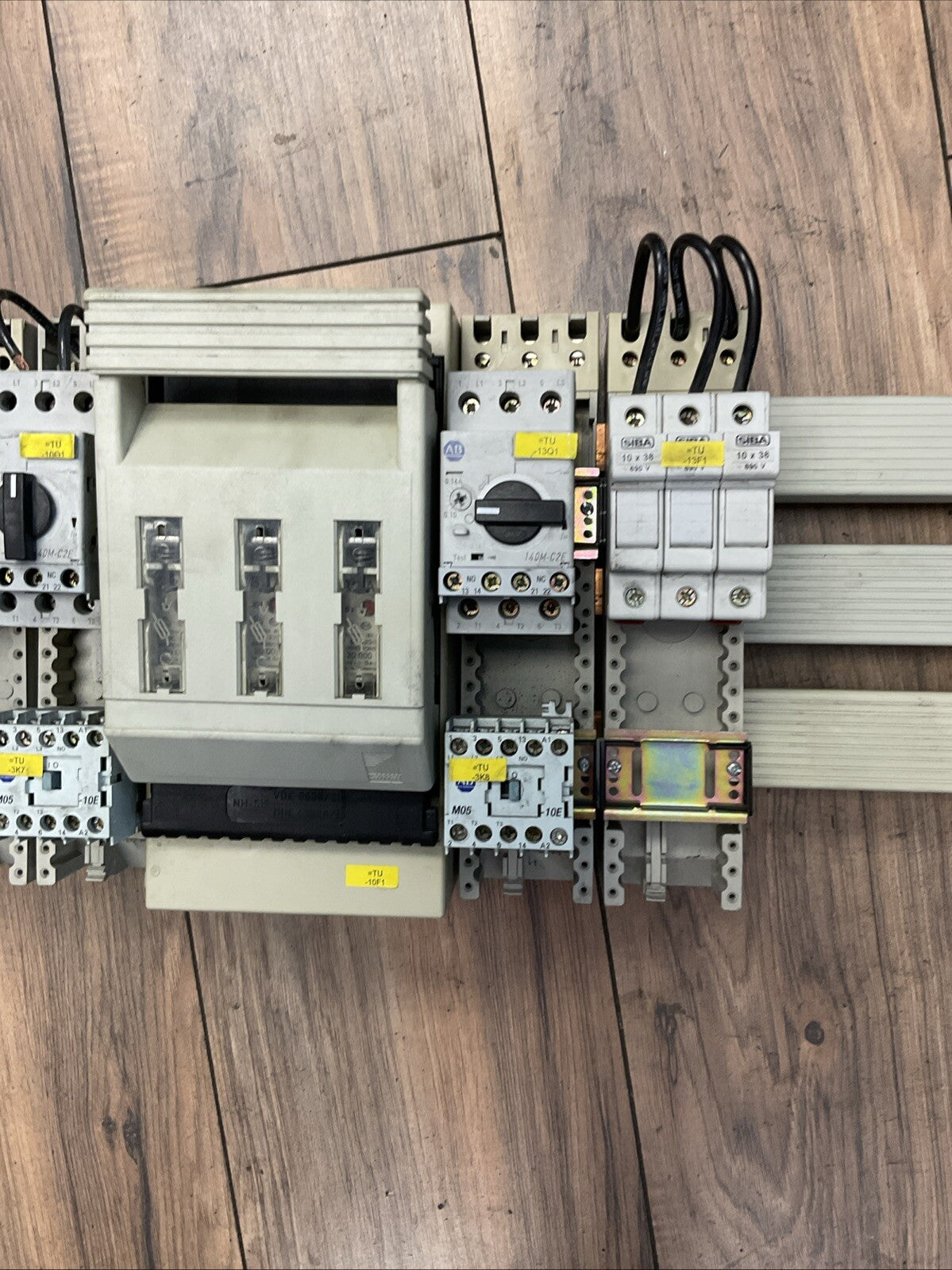 SV3041.000 VDE 0636/21 SV SV 3441 SV 3000 140M-C2E-B10 140M-C2E-B25 100-MO5NZ*3