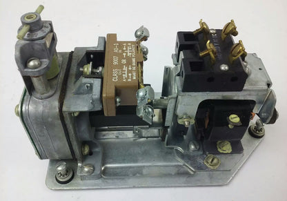 SQ. D CLASS 9050 TYPE RO-12E SER.A, AC PNEUMATIC TIMING RELAY, 120V,60HZ,15A,NEW