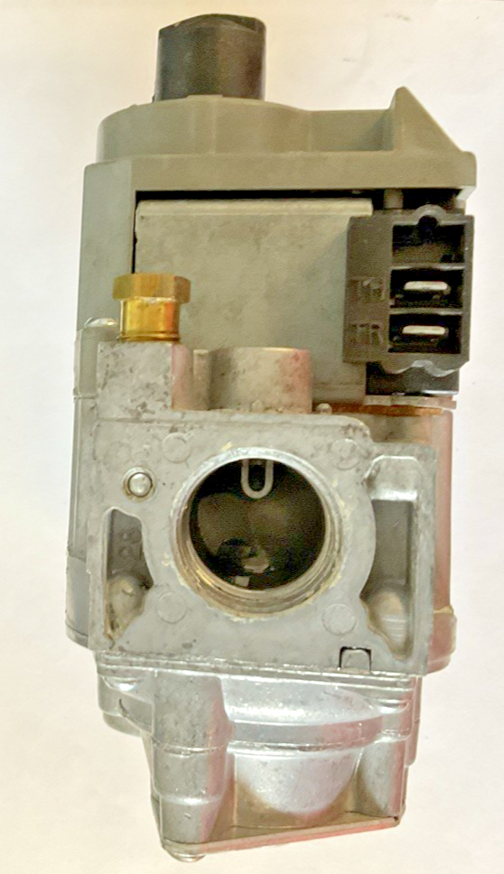 HONEYWELL VR8300C4043 GAS VALVE 3-5"WC 24V 60HZ .7A NAT GAS
