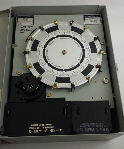 GE Control CR121E-E02HA22 7 Day Time Switch - 2 Pole, 2 Throw, 30A *NEW IN BOX*