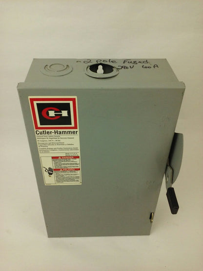 CUTLER HAMMER DG222NGB, SER.B, G.D. SAFETY SWITCH, 60A, 240V, 60HZ, FUSIBLE,USED