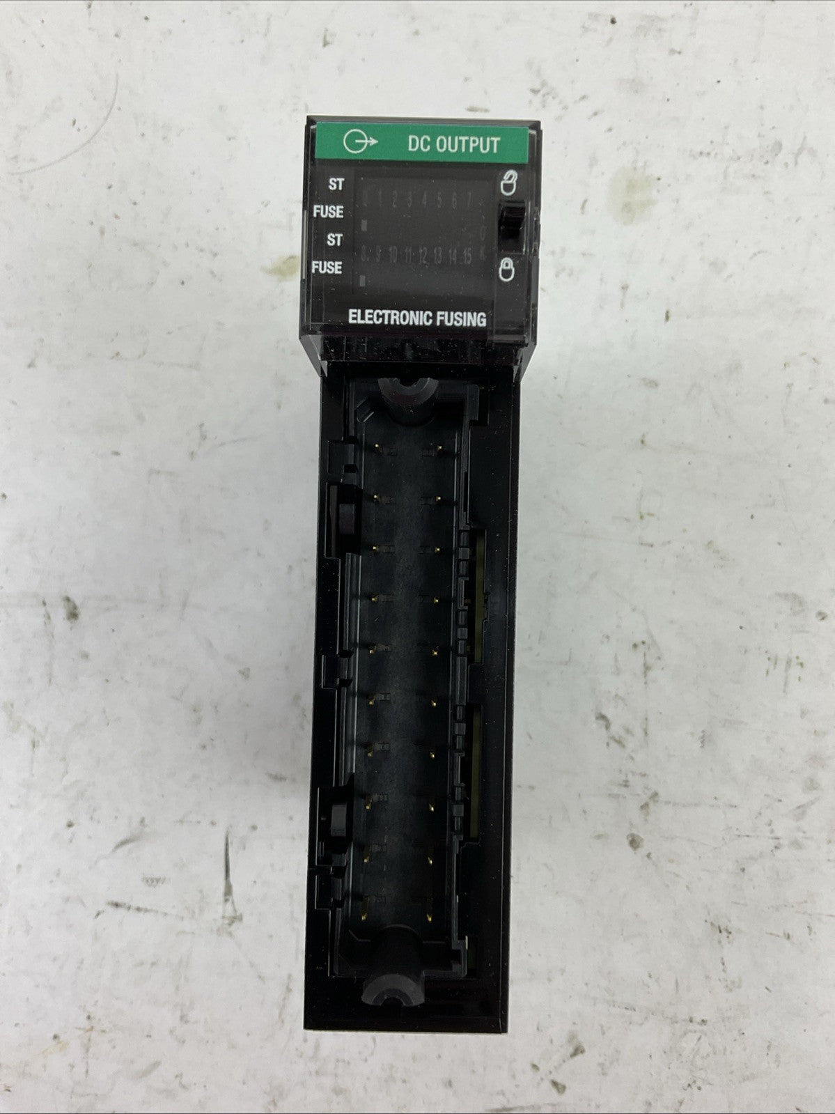 ALLEN BRADLEY 1756-OB16E SER A FW 3.004 CONTROLLOGIX 16 PT DIGITAL OUTPUT MODULE
