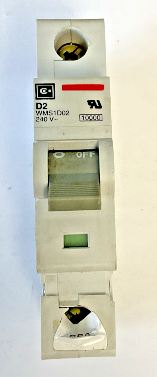 CUTLER HAMMER WMS1D02 CIRCUIT BREAKER 240VAC ***LOTOF2***