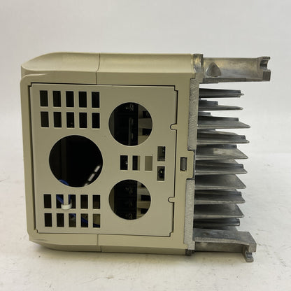 YASKAWA CIMR-E7U22P2 AC DRIVE VARISPEED E7 OUTPUT 0-240VAC 3PH 10.8A 4.1kVA