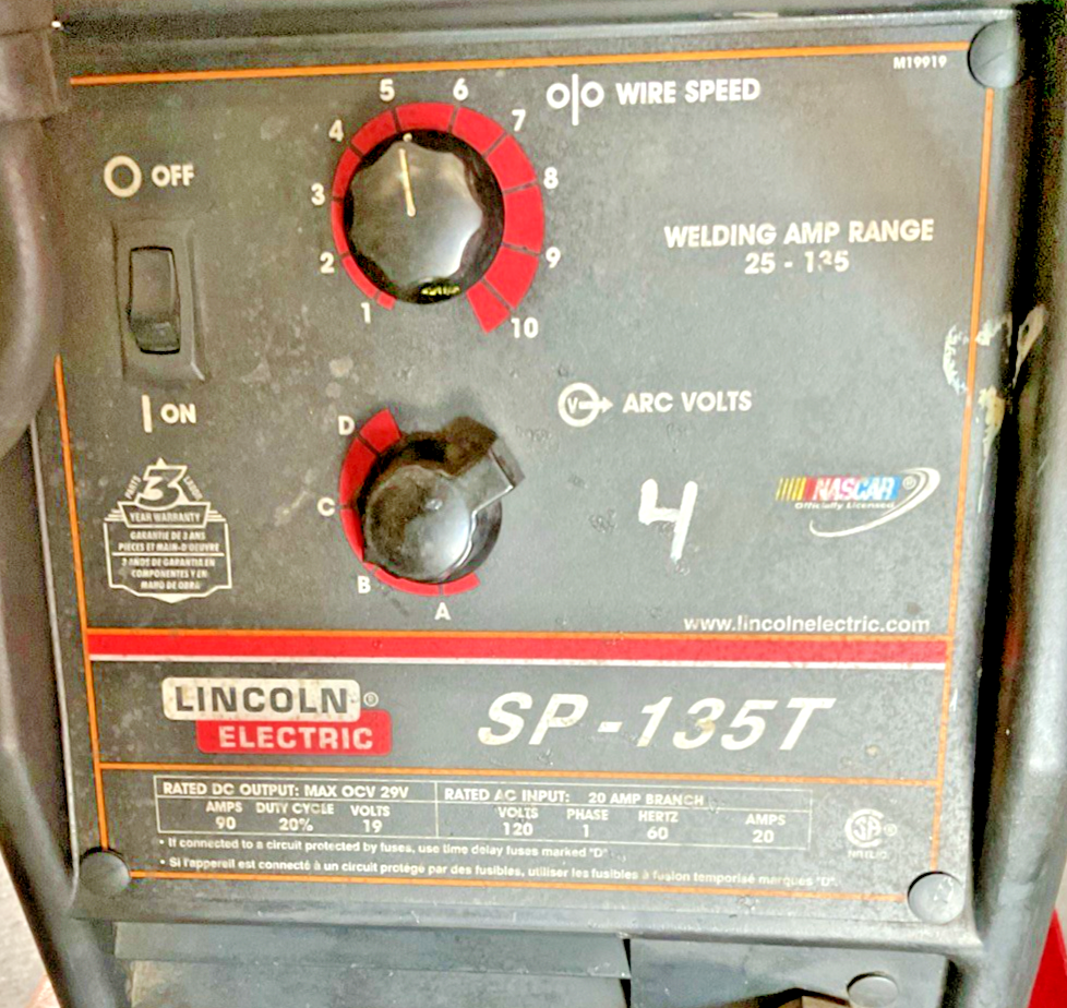 LINCOLN SP-135T MIG WELDER 90A 120V 25-135A W/GAUGES, GUN, HOSE, GLOVES , CLAMP