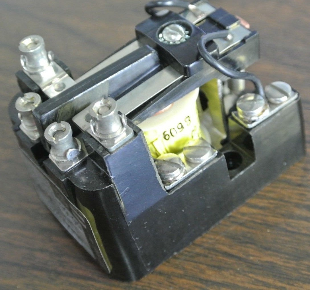 ARROW HART / COOPER MR2TU20 MR RELAY, 2 POLE, OPEN & CLOSED / 110V- NEW SURPLUS