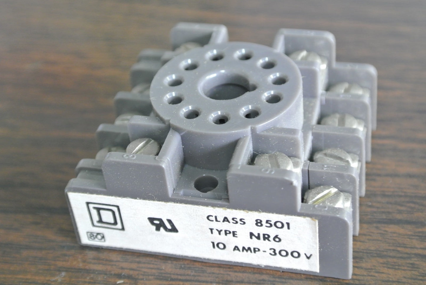 SQUARE D - 8501 NR6 - 11-PIN RELAY SOCKET / BASE - 10A, 300V - NEW SURPLUS