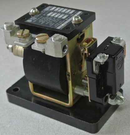 ALLEN-BRADLEY 809-A09E INSTANTANEOUS TRIP CURRENT RELAY 600V 28A AC/DC