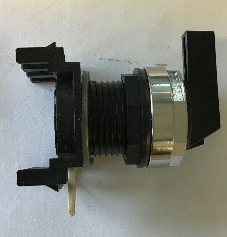CUTLER HAMMER LEVER SELECTOR 3POS W/CUTLER HAMMER E22D