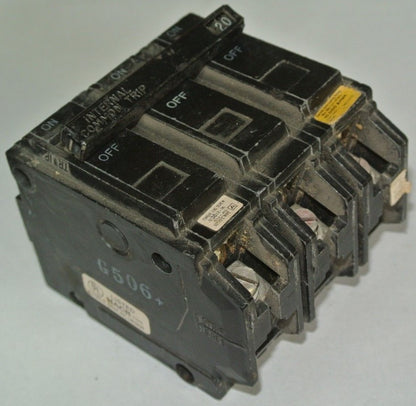 GENERAL ELECTRIC 3-POLE CIRCUIT BREAKER 20A - COMMON-TRIP