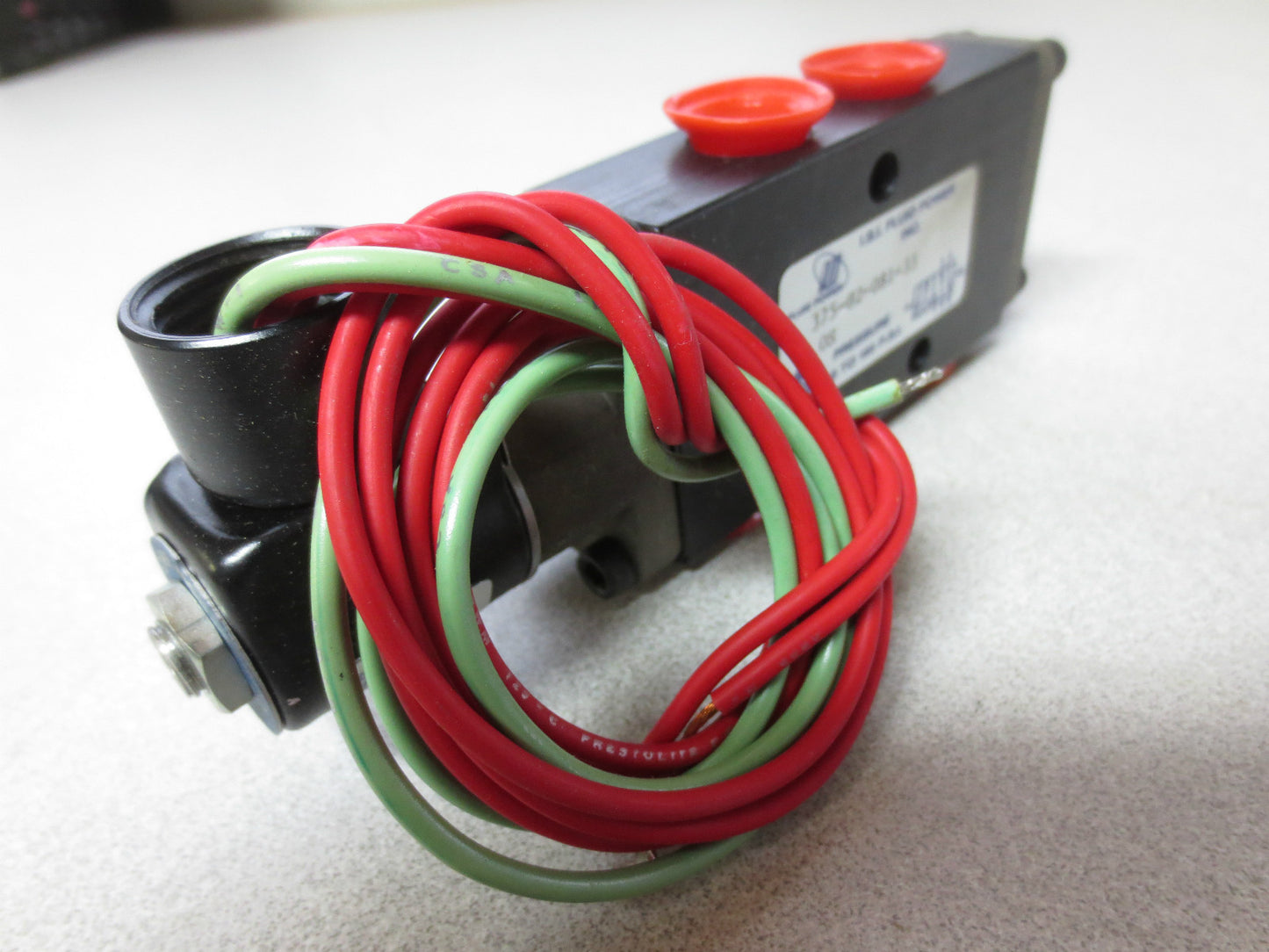 ISI FLUID POWER OMNI 375-02-081-33 AIR VALVE 24VDC 7W 30-150psi - I.S.I. SURPLUS