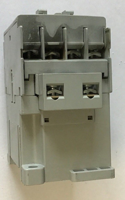 ALLEN BRADLEY 300-AOE*930 CONTACTOR SER.C 18A 600VAC 24VDC
