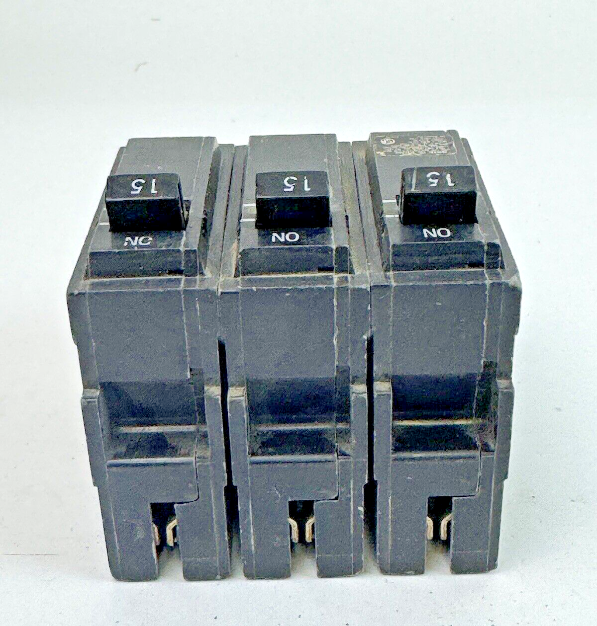 GE - THQL32015 - CIRCUIT BREAKER - 3 POLE, 15 A, 240 VAC