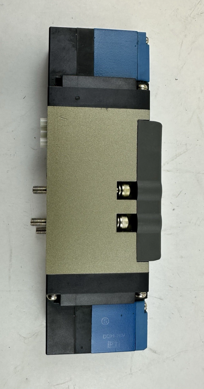SMC VSS8-6-FG-D-3EZ-V1 SOLENOID VALVE 24VDC .075AMPS 1.8WATTS 142 PSI