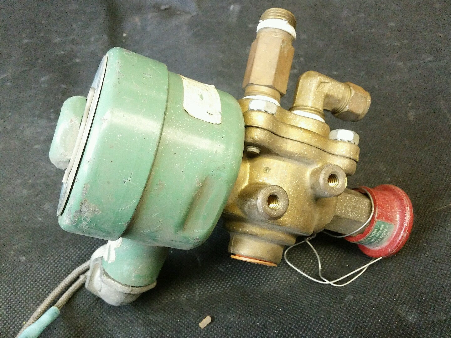 ALLEN SHERMAN HOFF 120V 20W SOLENOID VALVE 101283