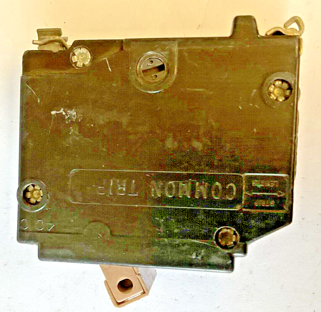 CUTLER HAMMER CH240 CIRCUIT BREAKER 40A 120/240VAC 1POLE ****LOTOF2****