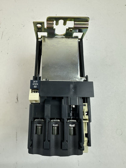 SCHNEIDER TELEMECANIQUE LC1 D65 CONTACTOR 80A 3P 24V DC COIL LP1D6511 50HP