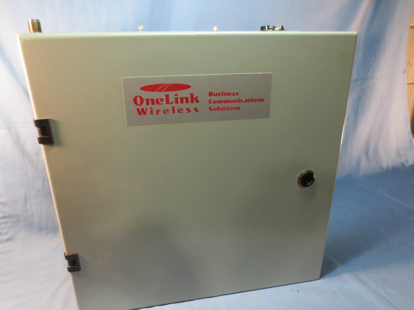 OneLink WIRELESS BUSINESS COMMUNICATIONS SOLUTION 2-WAY RADIO CONTROL in 2P16166