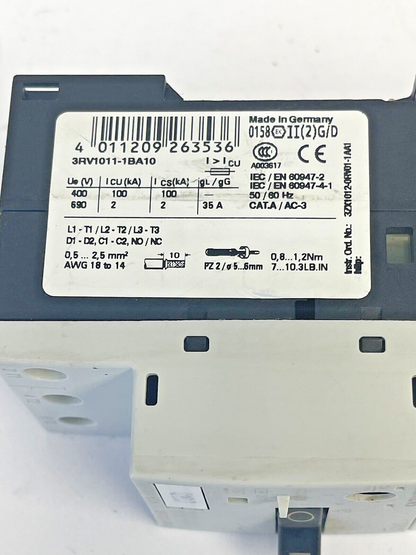 SIEMENS - 3RV1011-1BA10 & 3RV1901-1E-CIRCUIT BREAKER W/ SWITCH TRANSVERSE
