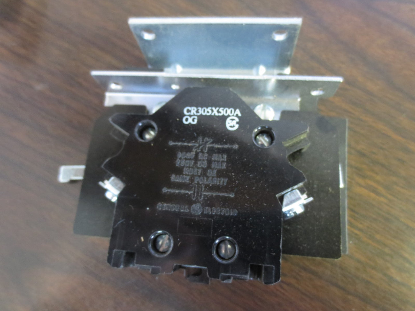 GENERAL ELECTRIC CR305X500A AUXILIARY CONTACT KIT - 600VAC, 250VDC NEW SURPLUS