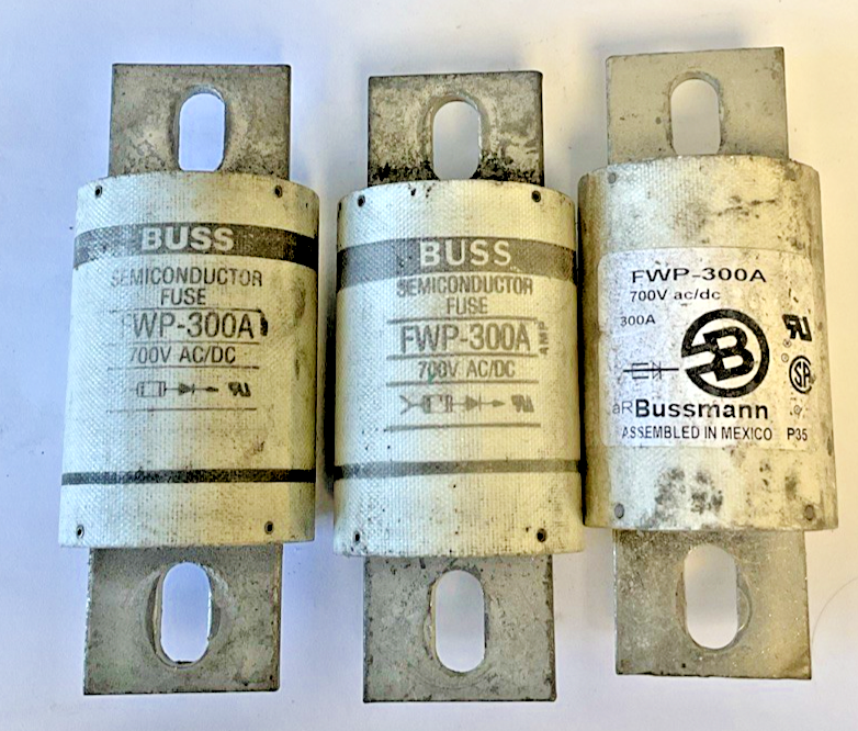 BUSS FWP-300A SEMICONDUCTOR FUSE  700VAC/DC ***LOTOF3***