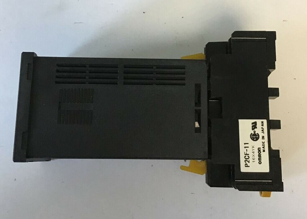 ORIENTAL MOTOR  DSP502M SPEED CONTROLLER 200V 50/60HZ W/ P2CF-11 CONTACT BLOCK
