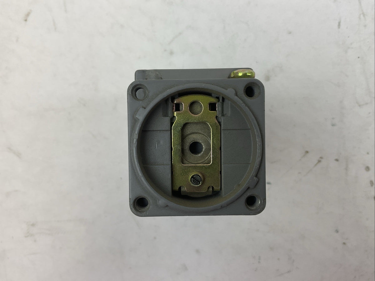 CUTLER HAMMER E50SB SWITCH BODY SERIES A2 E50RB RECEPTACLE SERIES A1