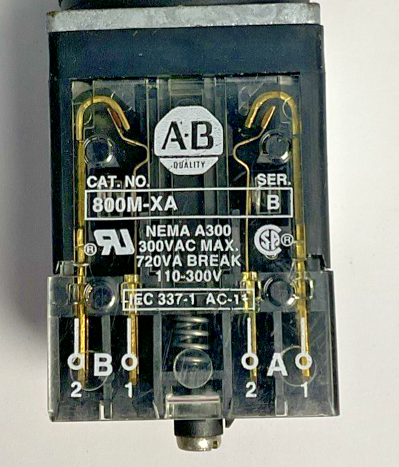 ALLEN BRADLEY 800MR-QB24 PUSH BUTTON SWITCH SER.D 24V
