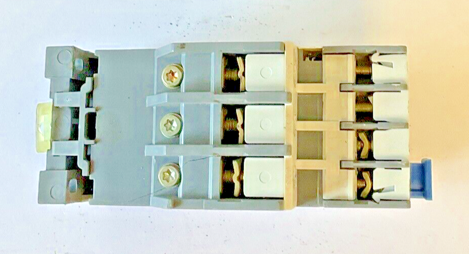 ABB TA25 OVERLOAD RELAY WITH AUX CONTACT 10A 690V