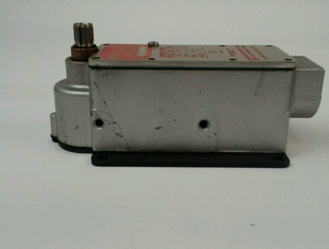 NAMCO LIMIT SWITCH EA 70050100 600VAC/250VDC 20AMP MISSING SCREWS