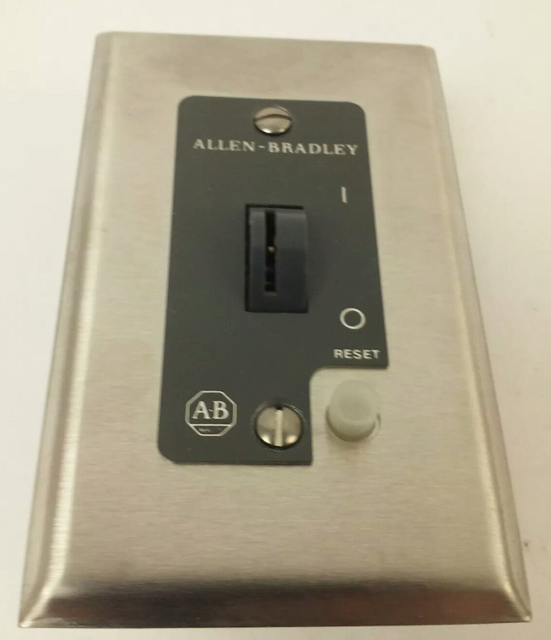 ALLEN BRADELY 600-TQX110 SER.B, MANUAL MOTOR STARTER  240V, NO KEY