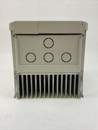 ALLEN BRADLEY 1305-BA01A-HA2 AC DRIVE SER C OUTPUT 380-460VAC 1.3A 0.37KW/0.5HP