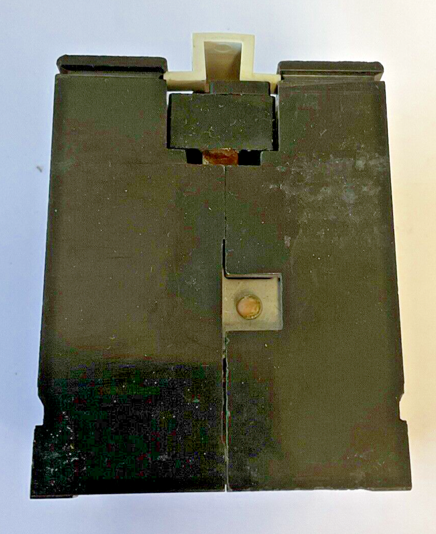 GENERAL ELECTRIC CR122A04731AA INDUSTRIAL RELAY 50HZ 300VAC 10A
