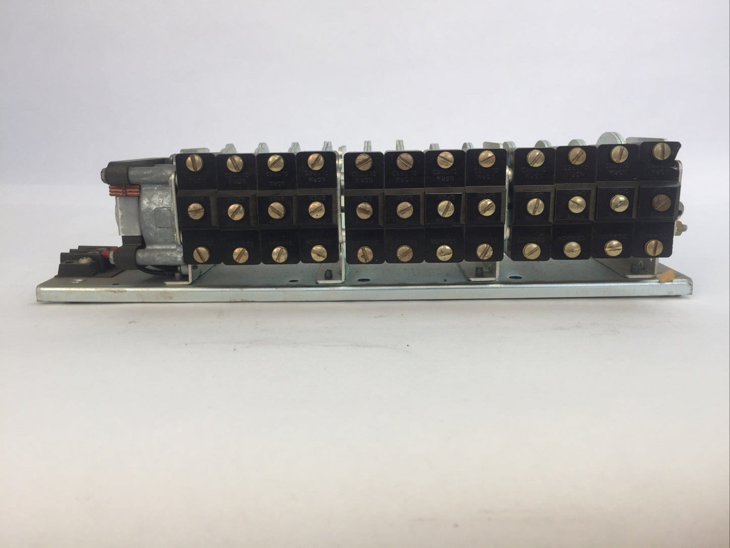 EAGLE SIGNAL MP12A604 REPEAT CYCLE TIMER MULTIPULSE MP SERIES COIL 120V 60HZ