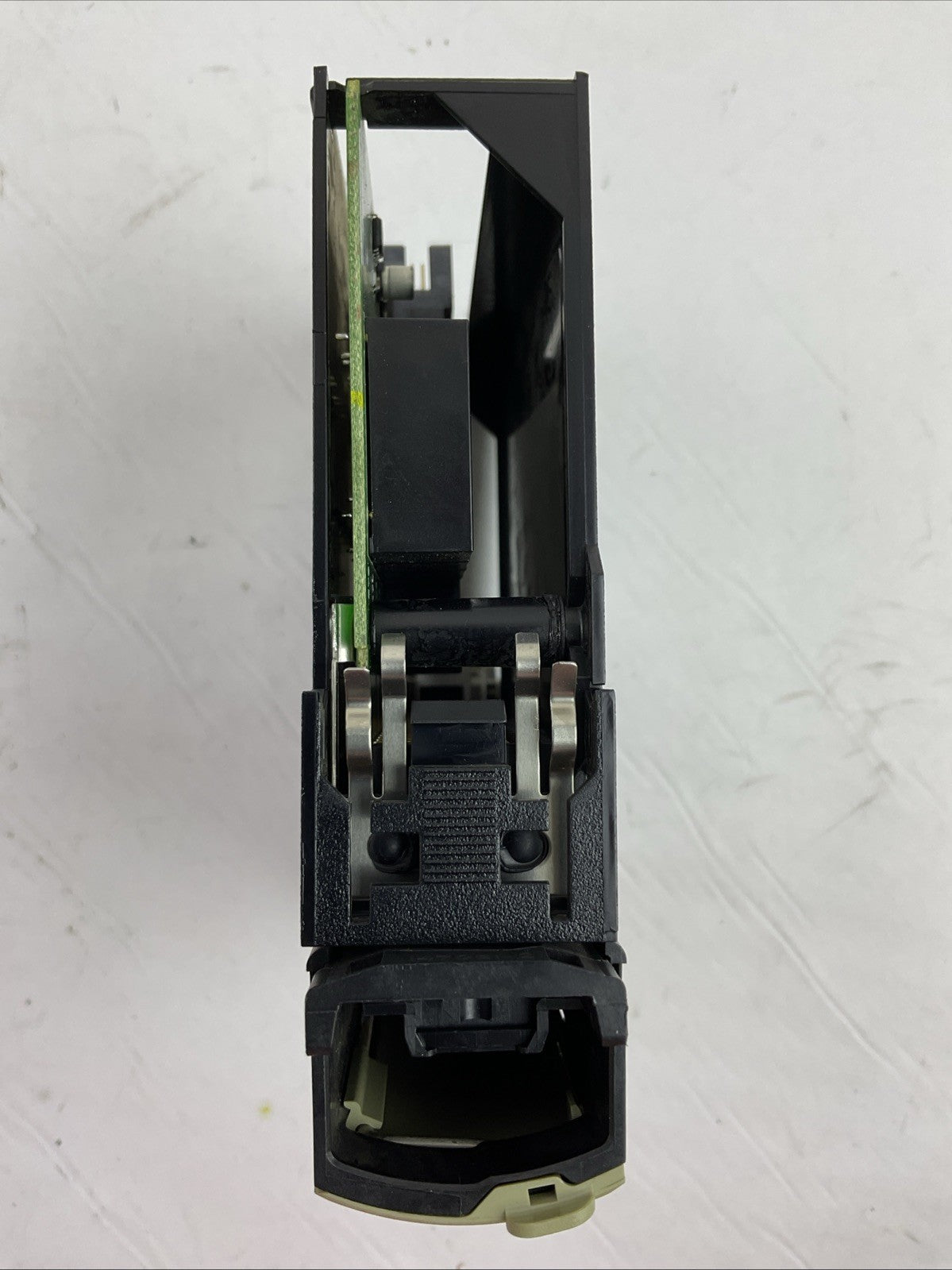 ALLEN BRADLEY 1756-OX8I SER A F/W REV 3.2 RELAY ISOL. OUTPUT 8NO 8NC C300 / R150